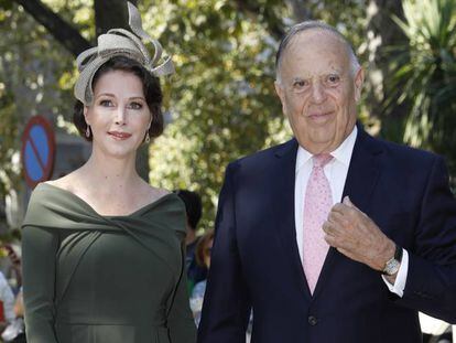 Carlos Falcó y Esther Doña, en la boda del primogénito del actual duque de Alba en Madrid, en octubre de 2018.