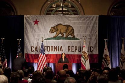 Tras la elección de fiscal general de California, el 30 de noviembre de 2010. Fue la primera mujer y la primera persona negra en este puesto