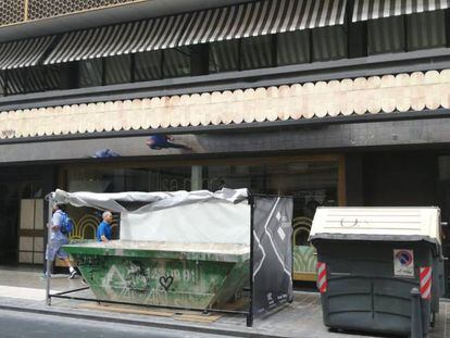 El chef Quique Dacosta arremete contra el alcalde de Valencia por un contenedor frente a su restaurante