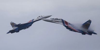 Dos cazas Su-27, durante una exhibición durante la ceremonia inaugural de los juegos militares anuales de Rusia, en agosto en Alabino.