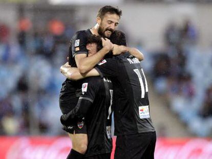 Casades&uacute;s celebra su gol al Levante.