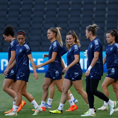 La selección española de fútbol femenino, durante un entrenamiento este verano en el Reino Unido.