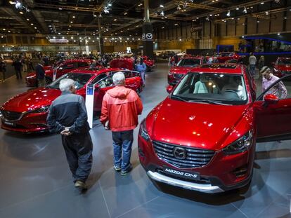 Visitantes de Madrid Auto, el Sal&oacute;n del Autom&oacute;vil de Madrid, que estar&aacute; en Ifema hasta el 16 de mayo. 