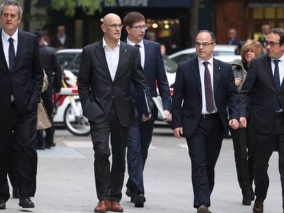 Desde la izquierda, los exconsejeros del Govern Joaquim Forn, Raül Romeva, Carles Mundó, Jordi Turull y Josep Rull, en la Audiencia Nacional el 2 de noviembre de 2017.
