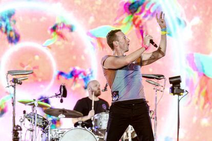 El grupo británico Coldplay durante su actuación en Glasgow (Escocia) el martes pasado.