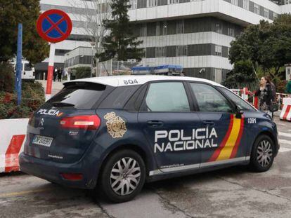 Un coche de la Policía Nacional en una imagen de archivo.