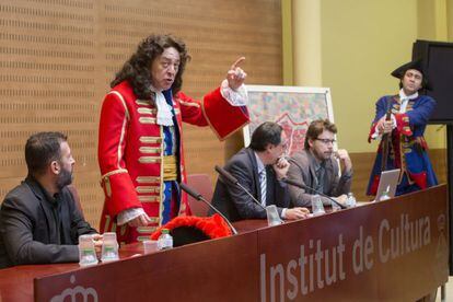 Toni Soler, Xavier Boada, Jaume Ciurana, Oriol Broggi y Óscar Intente en la rueda de prensa del 'conseller en cap' de 1714.