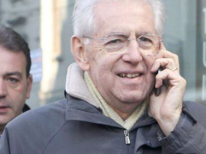 El primer ministro, Mario Monti, el domingo en Mil&aacute;n. 