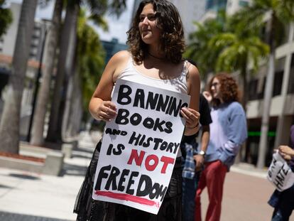 Students protest in Miami against Governor Ron DeSantis’s education policies in Florida