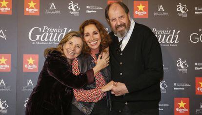 Ana Belén, entre Isona Passola y Josep Maria Pou.