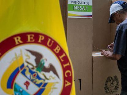 Un votante el pasado domingo en Colombia.