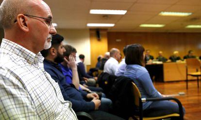 Los presuntos asaltantes de la librer&iacute;a Blanquerna durante el juicio en la Audiencia Provincial de Madrid.