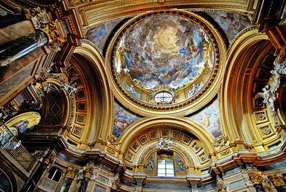 Detalle de la cúpula de la capilla del Palacio Real.