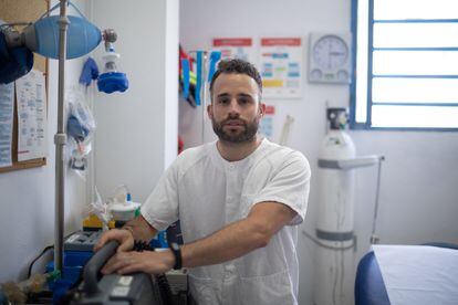 Alejandro Cruz, en el Centro de Salud Pinillo Chico, en el Puerto de Santa María, Cádiz.
