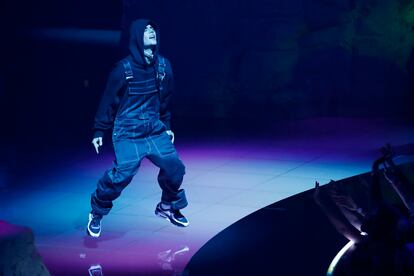 Justin Bieber se presenta en la gala de MTV, donde ganó el premio a la mejor canción pop.
