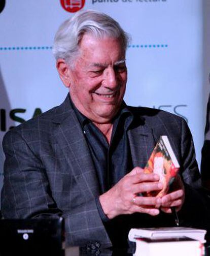 El escritor Mario Vargas Llosa, en Bogotá.