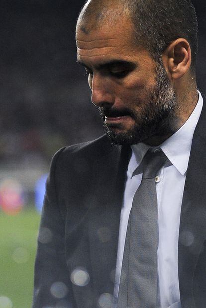 El entrenador del Barcelona Pep Guardiola, durante el partido de Anoeta.