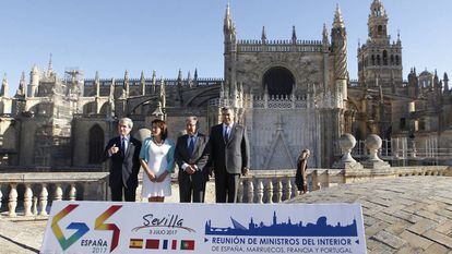 Los representantes de Interior de Espa&ntilde;a, Marruecos, Portugal y Francia, en la cumbre del G4, en Sevilla.