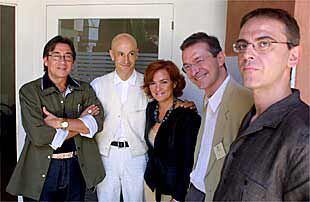 De izquierda a derecha, los coreógrafos José Antonio y Cesc Gelabert, la consejera de Cultura de la Junta de Andalucía, Carmen Calvo, y los directores del festival, Alfredo Aracil y Enrique Gámez.