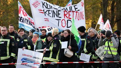 Trabajadores de la educación publica alemana se manifiestan exigiendo mejores condiciones laborales.