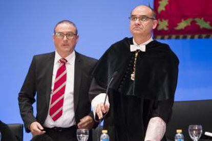 El rector junto al nuevo director general de la Generalitat,
