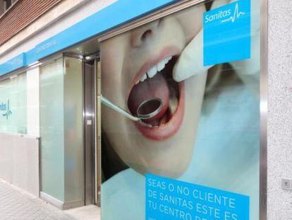 Sanitas alcanza el millón de asegurados en la guerra de las clínicas dentales