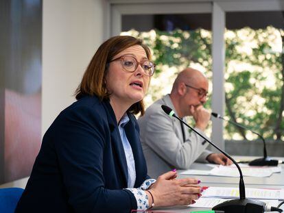 La secretaria confederal de Mujeres, Igualdad y Condiciones de trabajo de CCOO, Carolina Vidal, y el secretario general del sindicato, Unai Sordo, durante una rueda de prensa en mayo.