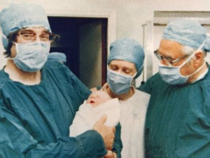 El equipo pionero en la fecundación in vitro en 1978. Año, en el que nació la primera bebé probeta.