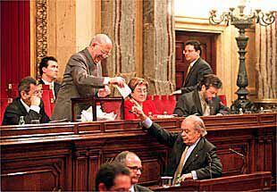 Jordi Pujol vota contra la presentación de un recurso de inconstitucionalidad a la Ley de Extranjería.