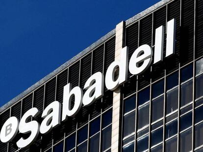 Sabadell se compromete a que el 33% de la dirección sean mujeres