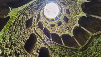 Uno de los pozos que esconde la finca de la Quinta da Regaleira, protegida por la Unesco, en Sintra (Portugal).