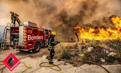 Incendio de la Vall d'Ebo en una imagen facilitada por el Consorcio Provincial de Bomberos.