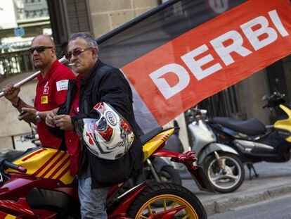 Protesta de los empleados de Derbi en Barcelona en mayo de 2011.