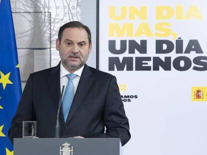 El ministro de Transportes, Movilidad y Agenda Urbana, José Luis Ábalos, durante una rueda de prensa en relación al coronavirus, en Moncloa, en Madrid (España) a 5 de abril de 2020.  05 ABRIL 2020 COVID-19;PANDEMIA;GOBIERNO;CORONAVIRUS;ENFERMEDAD  Moncloa  05/04/2020