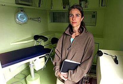 Rebecca Gomperts, fundadora de Women on Waves, en la sala habilitada como clínica para practicar abortos.