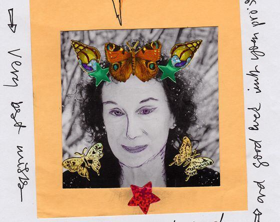 Margaret Atwood, escritora canadiense, contesta peticiones de colegas y fans con cartas en formato 'collage'.