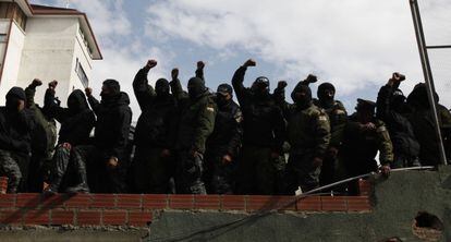 Agentes acuartelados en la Unidad de T&aacute;ctica de Operaciones Policiales.