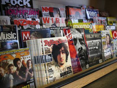 La revista &#039;Rolling Stone&#039;, con la pol&eacute;mica portada, en un quiosco norteamericano.