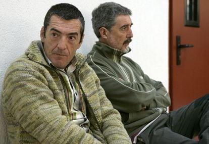 Desde la izquierda, José Antonio Borde y Sebastián Echániz, durante el juicio celebrado en 2007 en la Audiencia Nacional por el asesinato del teniente coronel Ramón Romeo en 1981.
