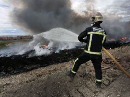 Las autoridades están a punto de dar por exintinguido el incendio del vertedero ilegal de Seseña