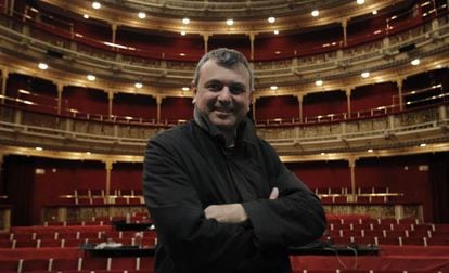 El director del CDN, Ernesto Caballero, en el teatro Mar&iacute;a Guerrero de Madrid. 