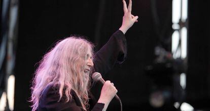 Patti Smith en su actuaci&oacute;n ayer en el jard&iacute;n bot&aacute;nico de la Universidad Complutense.