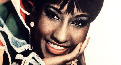 Celia Cruz, mito de la Habana exiliada a Estados Unidos que gan&oacute; cinco Grammys y firm&oacute; m&aacute;s de 800 canciones. 