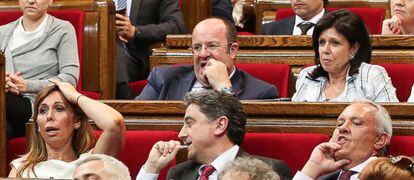 Alicia Sánchez-Camacho, Enric Millo, Santi Rodríguez y en la fila de superior, Rafael Luna y Dolors López, en una sesión en el Parlament,