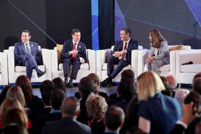 Jimmy Morales; Enrique Peña Nieto, Pedro Sánchez y Martha Lucía Ramírez.