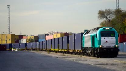 Tren de mercancías entre China y Europa, símbolo de las largas cadenas logísticas globales.