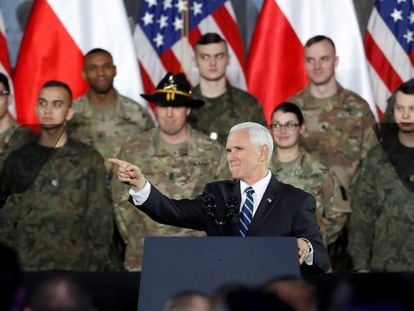 El vicepresidente de Estados Unidos, Mike Pence, este miércoles en Varsovia (Polonia). 