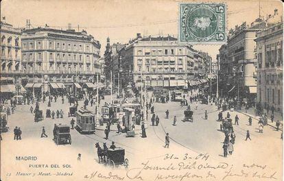Tranvías en la Puerta del Sol en una imagen histórica.