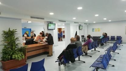 Sala de espera en el Hospital Virgen de las Nieves.de Granada.