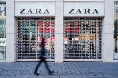 Una tienda de Zara cerrada en Alemania, el pasado miércoles.